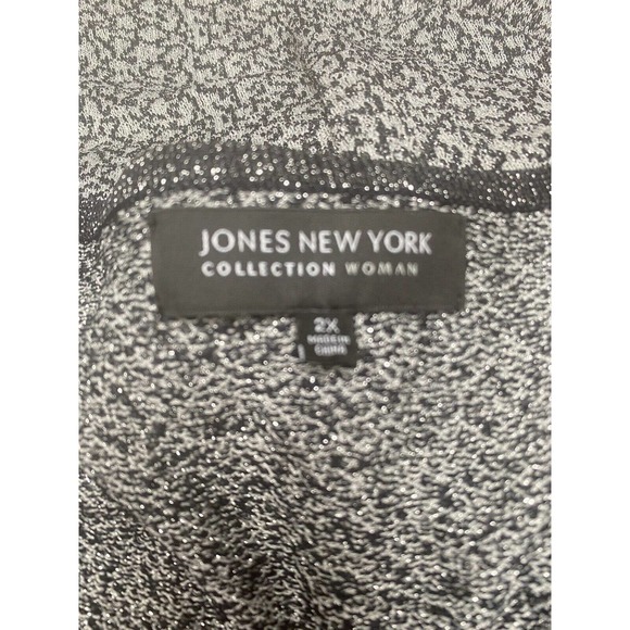 NWT! Jones New York Woman’s Black & Silver Semi-Sheer Sparkle Blouse Top Size 2X - Picture 4 of 7